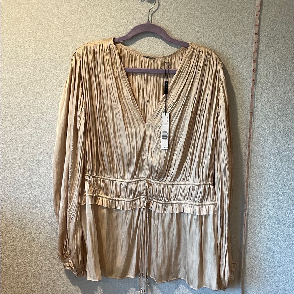 Ellie Tahari blouse in ecru. NWT. Beautiful and romantic.